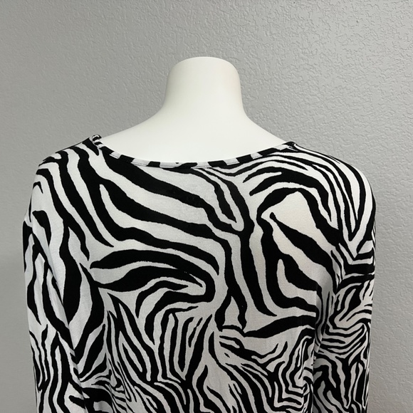 Chicos Zebra Long Sleeve Shirt - Picture 4 of 5